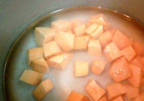 推荐一道【红糖地瓜桂圆粥】排毒养颜补血7