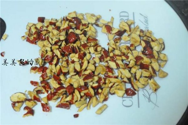 红糖红枣馒头怎么开花-红糖红枣馒头的制作方法6