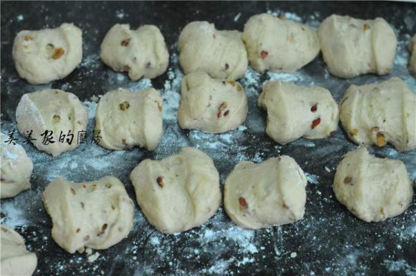 红糖红枣馒头怎么开花-红糖红枣馒头的制作方法11