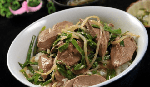 韭菜炒猪肝的功效-韭菜炒猪肝的做法3