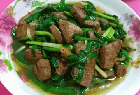 韭菜炒猪肝的功效-韭菜炒猪肝的做法4