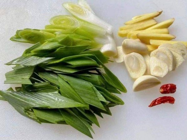 爆炒猪肝怎么做-爆炒猪肝的做法步骤2