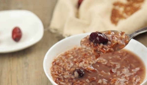 红米粥的做法-红米粥的功效与作用1