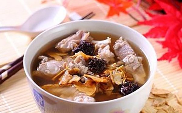 养生排骨汤煲汤食谱-养生排骨汤的做法与功效3