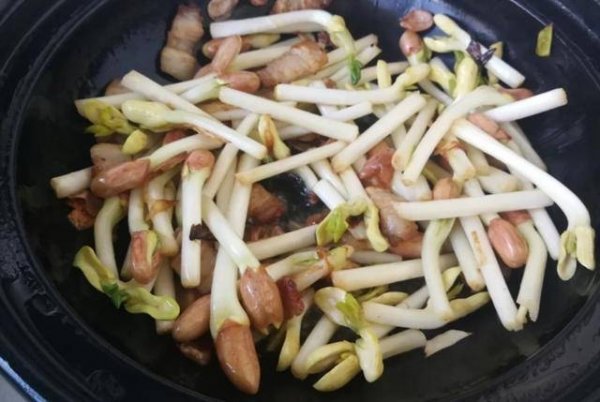 花生芽怎么做-花生芽的做法7