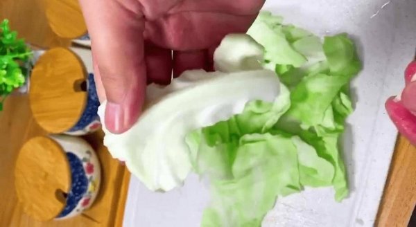 手撕包菜怎么做-手撕包菜的做法2