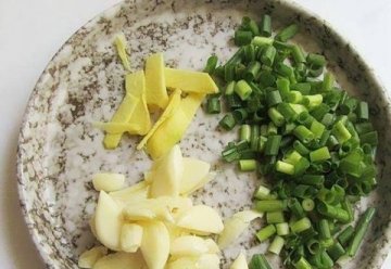 炒菜都放葱姜蒜吗-炒什么菜放葱姜蒜1