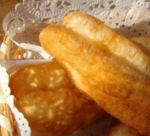 怎么样自制油条-自制放心油条的做法和配方12