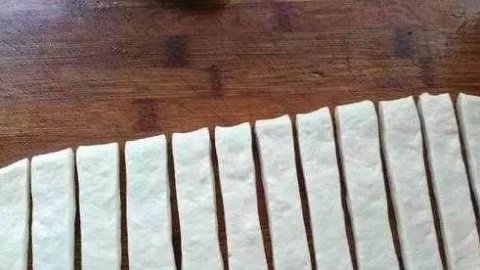 怎么样自制油条-自制放心油条的做法和配方7