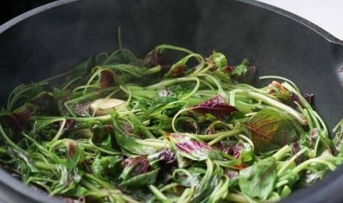 上汤苋菜怎么做好吃-上汤苋菜皮蛋的做法8