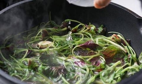 上汤苋菜怎么做好吃-上汤苋菜皮蛋的做法9