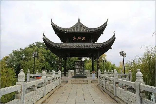 湖南衡阳石鼓书院禹碑亭景点介绍3