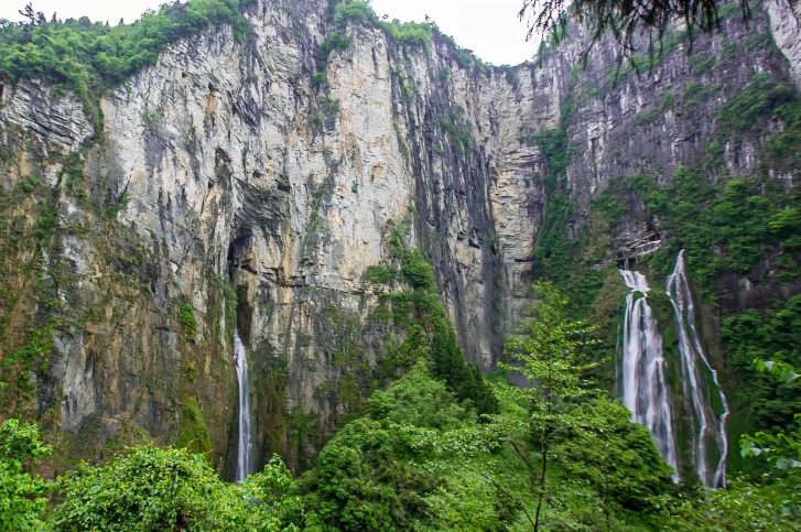 湖南湘西小龙洞瀑布景点介绍1