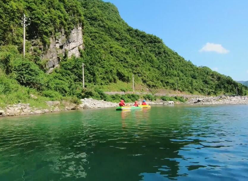湖北恩施佛宝山漂流风景区景点介绍1