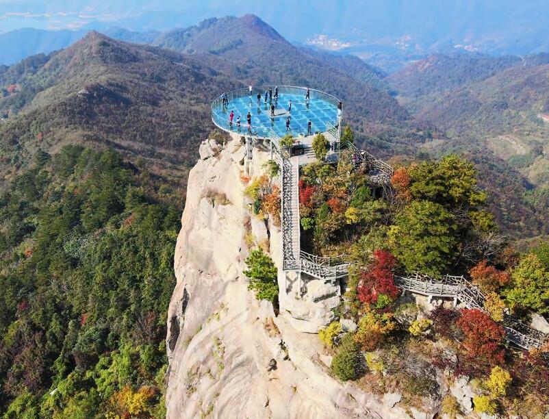 湖北黄冈狮子峰天空之镜景点介绍1