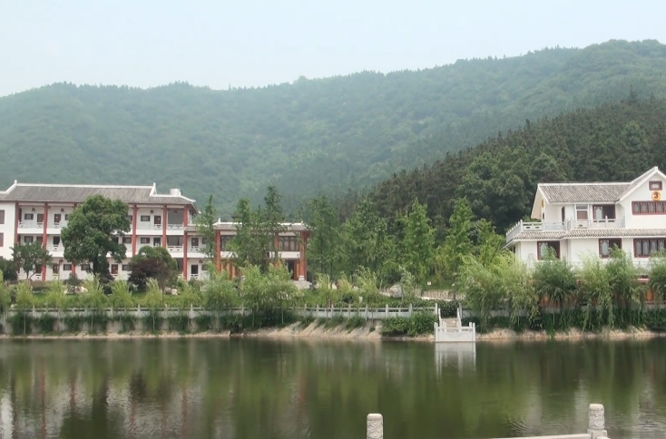 湖北咸宁蜜月湾玫瑰园景点介绍1