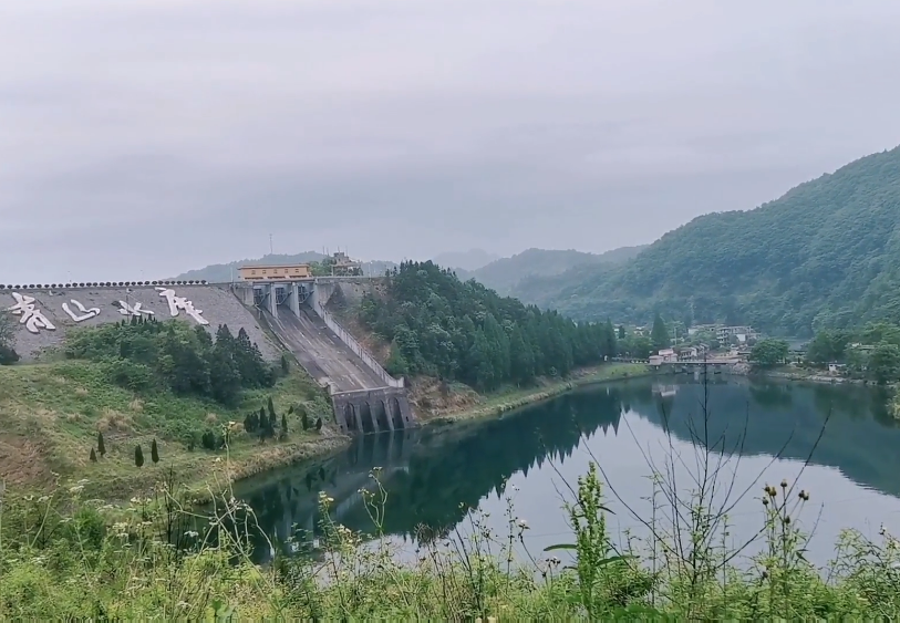 湖北咸宁崇阳青山水库景点介绍1