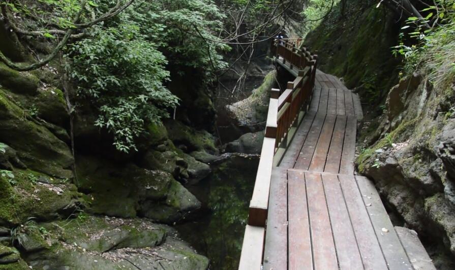 湖北十堰百龙潭风景区景点介绍1