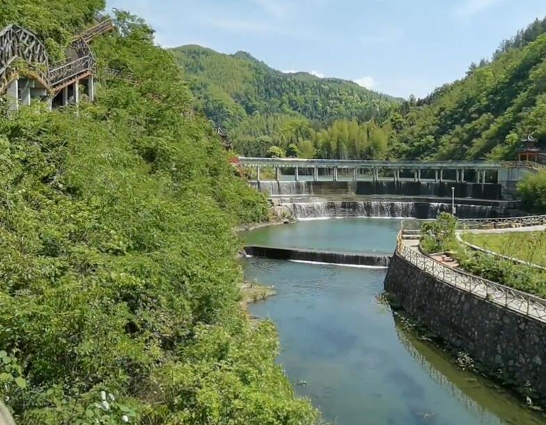 湖北咸宁柃蜜小镇景点介绍1