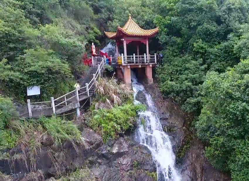 广东湛江景点湖光岩望海楼景点介绍1