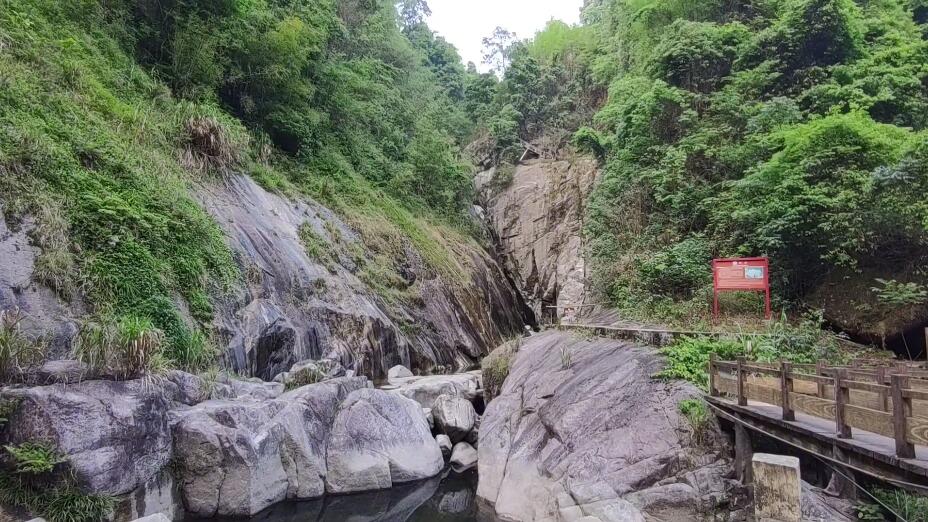 广东韶关景点天井山屋脊景区景点介绍1