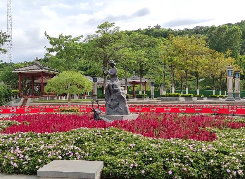 广东深圳景点凤凰山凤岩古庙景点介绍1