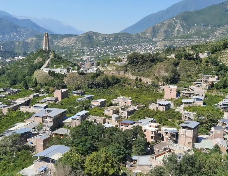 四川阿坝杂谷脑河畔桃坪羌寨景点介绍1