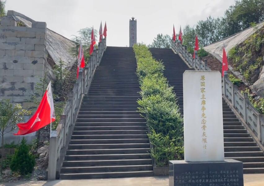 四川广元黄猫垭革命烈士陵园景点介绍1