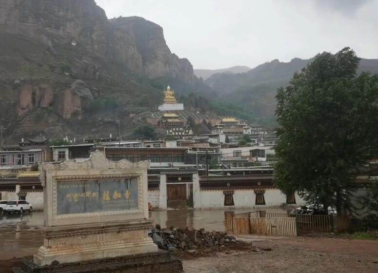 四川甘孜拉加寺景点介绍1