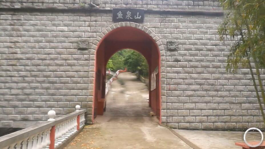 四川达州梨树鱼泉山风景区景点介绍1