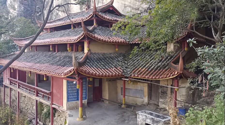 四川攀枝花水塔山宝灵寺景点介绍1