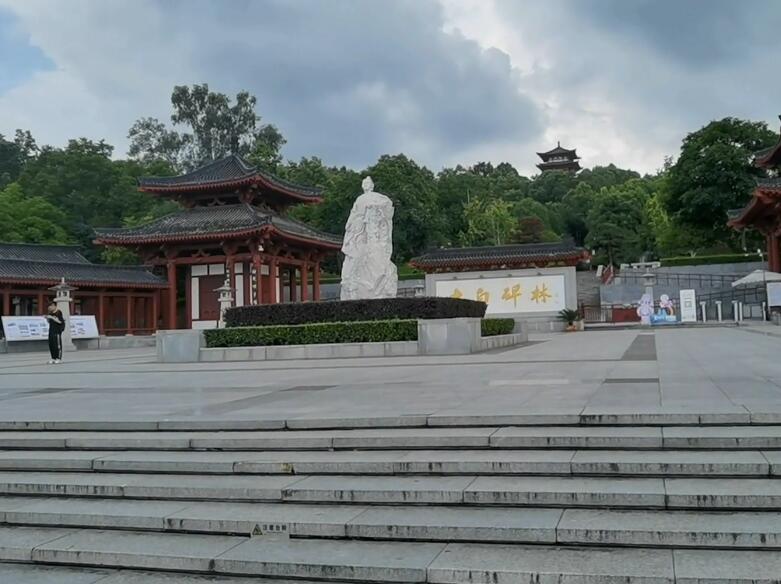 四川泸州报恩塔(泸州白塔)景点介绍1