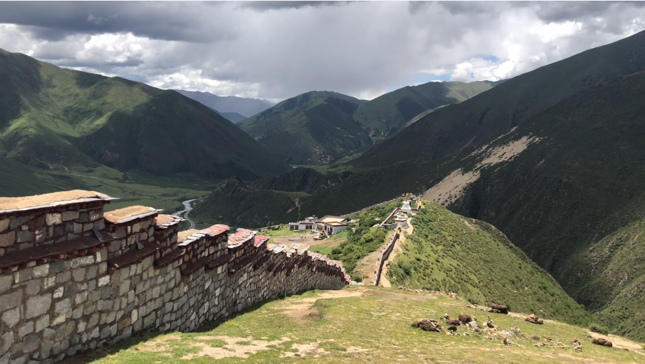 四川甘孜天葬台景点介绍1