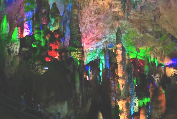 云南红河景点宋壁石林溶洞群(大风丫口百鸟会)景点介绍1