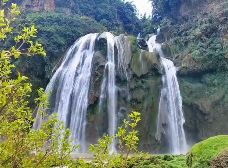 云南曲靖景点陆良大跌水天然瀑布景点介绍1