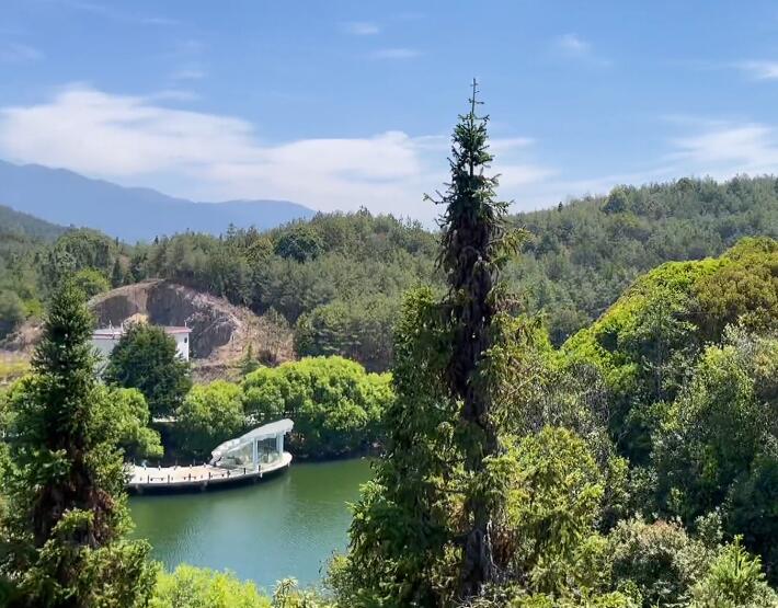云南昆明景点螺峰山法定寺景点介绍1