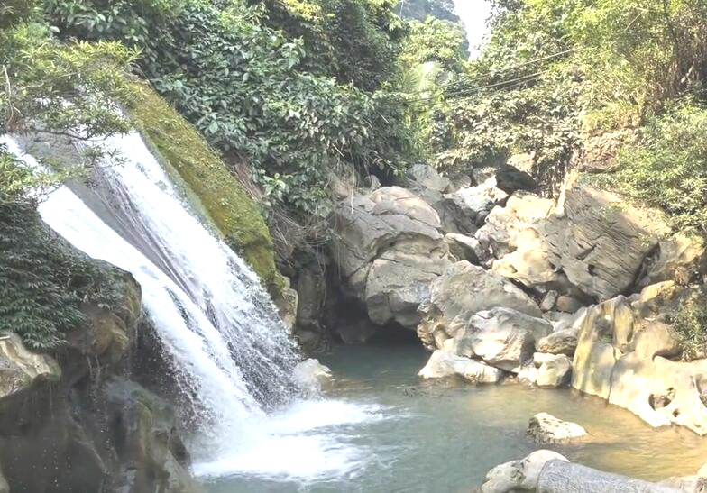 云南红河景点花鱼洞国家森林公园(花鱼洞瀑布)景点介绍1