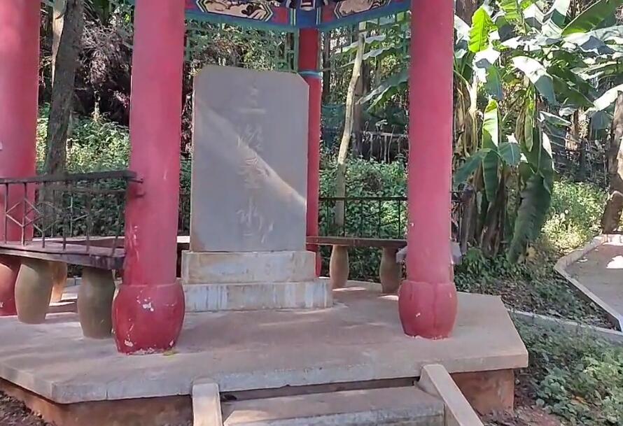 云南昆明景点曹溪寺三潮圣水景观景点介绍1