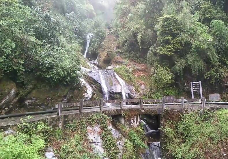 云南大理景点石宝山宝相寺(石宝寺)景点介绍1