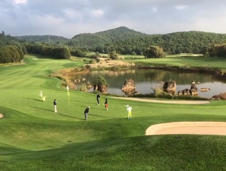 云南昆明景点昆明阳光高尔夫俱乐部景点介绍1