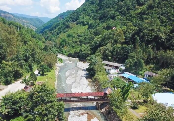 云南昆明景点百年滇越法式风情街景点介绍1