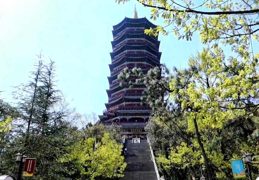 云南曲靖景点寥廓山靖宁宝塔景点介绍1