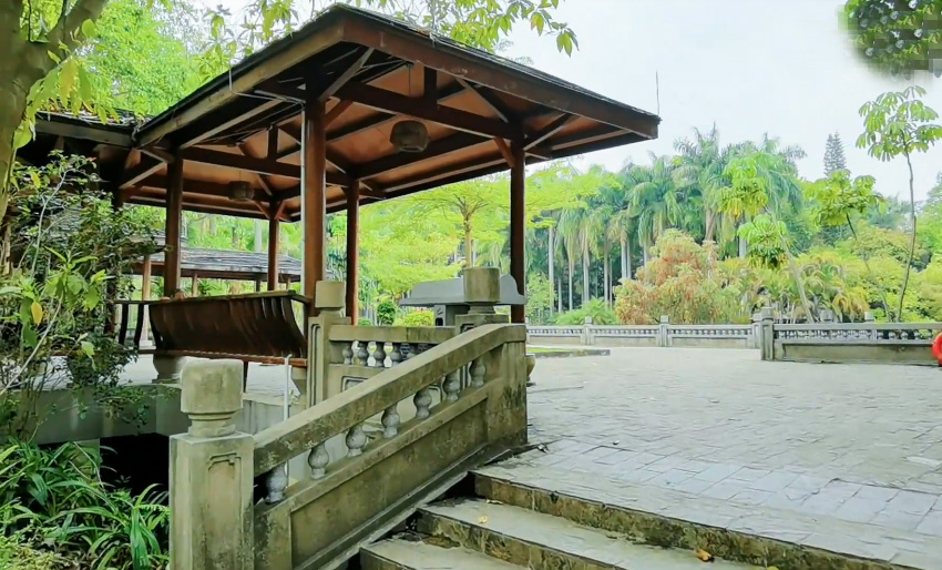 河南驻马店景区嵖岈山琵琶湖景点介绍1