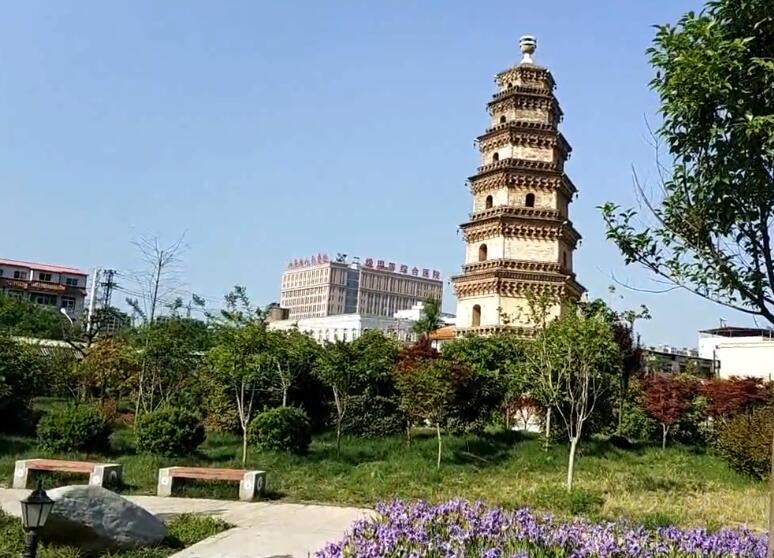 河南洛阳景区郁山国家森林公园景点介绍1