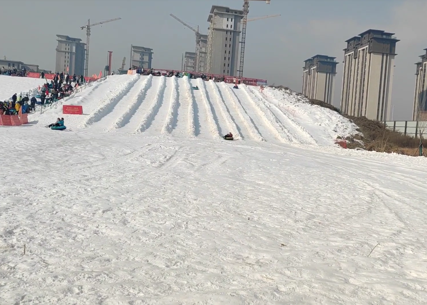 河南濮阳景区濮上园滑雪场景点介绍2