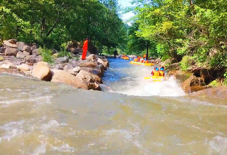 河南平顶山景区尧山大峡谷漂流景点介绍1