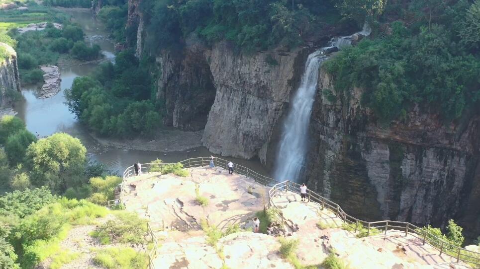 河南安阳景区红旗渠络丝潭瀑布景点介绍1