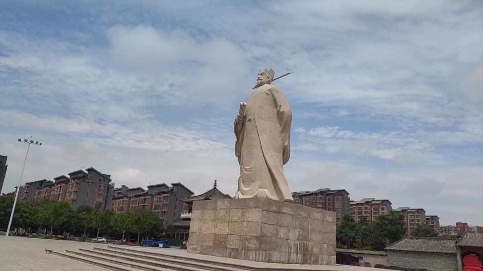 河南洛阳景区老君山菩萨殿景点介绍1