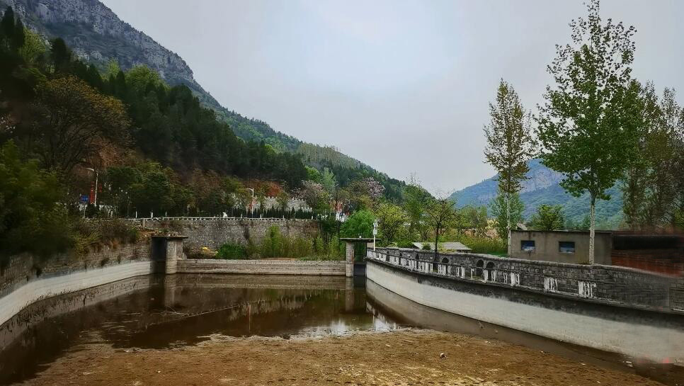 河南信阳景区灵山寺景点介绍1