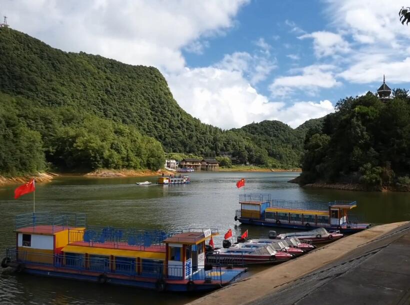 贵州贵阳景点:红枫湖侗寨景点介绍1